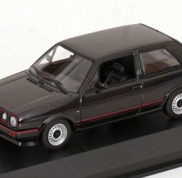 1:43 Volkswagen VW Golf 2 sa vitrinom 1985 1992 crni Minichamps dužina: 9,40 centimetara