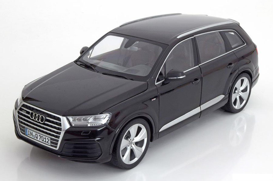 Audi q7 1 18