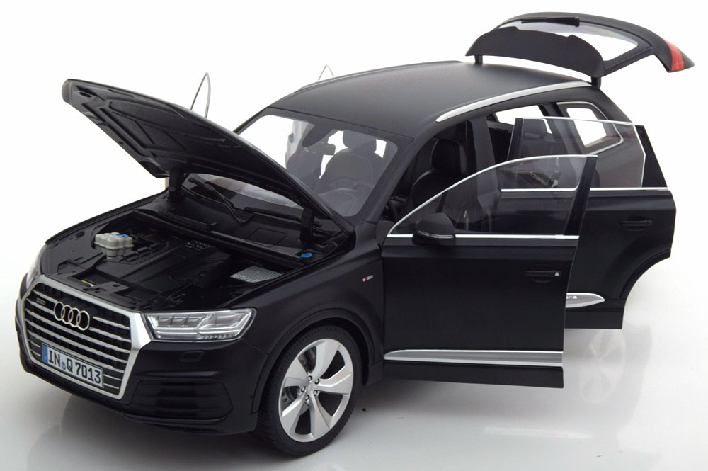 Audi q7 1 18