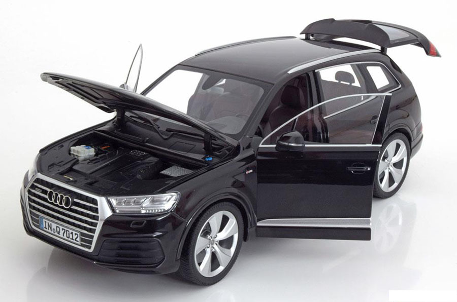 Audi q7 1 18