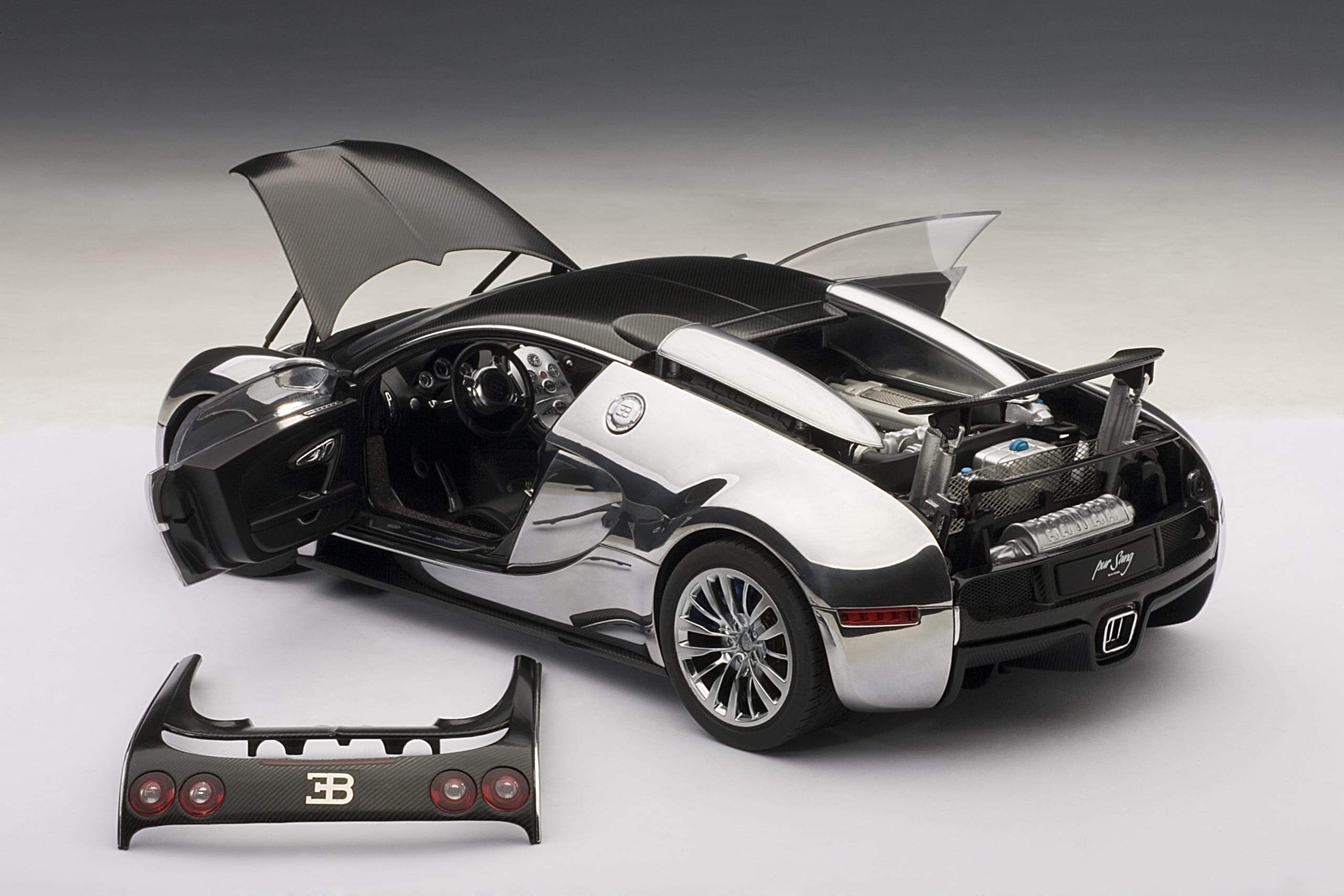 AT367 AUTOART 1/18 BUGATTI EB 16.4 VEYRON